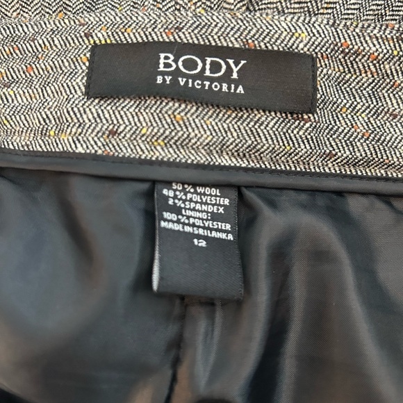 Victoria’s Secret tweed shorts NWOT - Picture 4 of 6